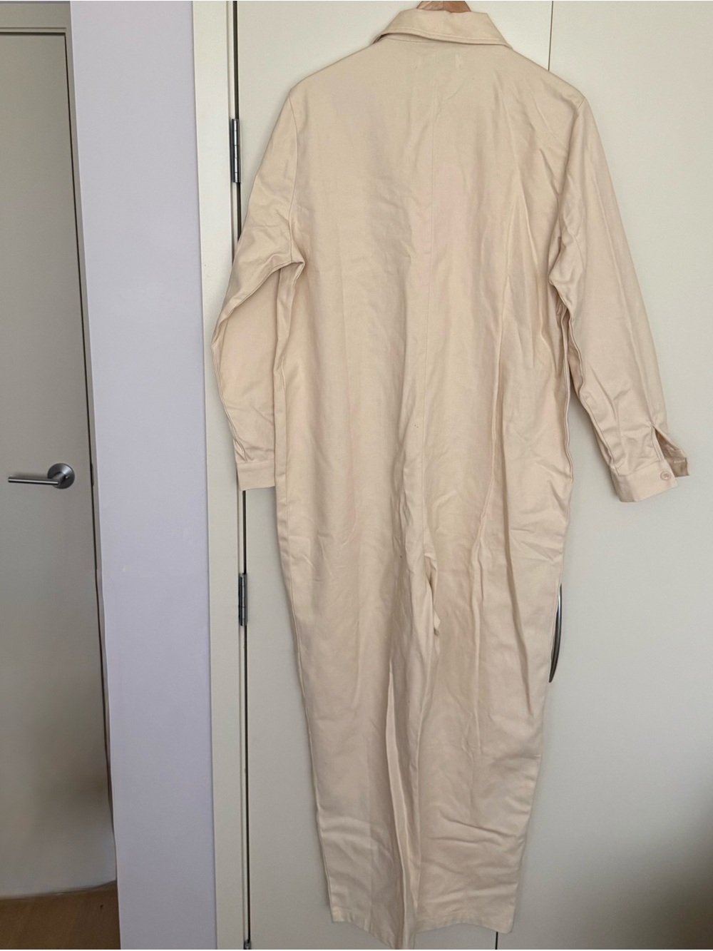 Red Sky Unisex Boilersuit in Creme NWOT
Size Medium
Heavy Cotton Jumpsuit - Picture 3 of 6